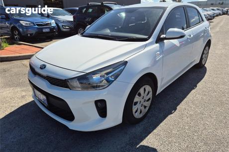 White 2018 Kia RIO Hatchback S