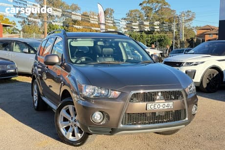 Brown 2011 Mitsubishi Outlander SUV ACTIV