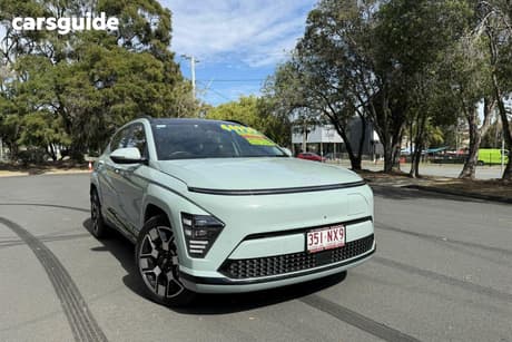 Green 2025 Hyundai Kona Wagon Electric Premium Ext Range