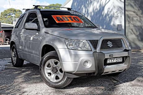 Silver 2012 Suzuki Grand Vitara Wagon (4X4)