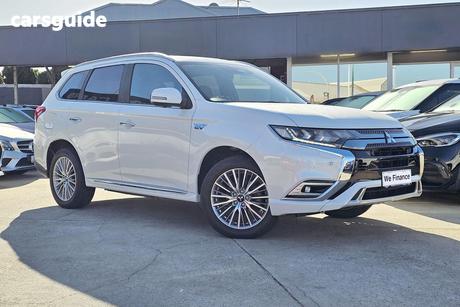 White 2019 Mitsubishi Outlander Wagon Exceed (Hybrid)