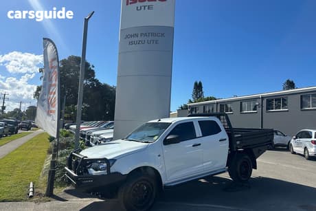 White 2026 Isuzu D-MAX Crew Cab Chassis Sx (4X4)