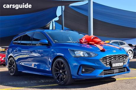 Blue 2019 Ford Focus Wagon St-Line