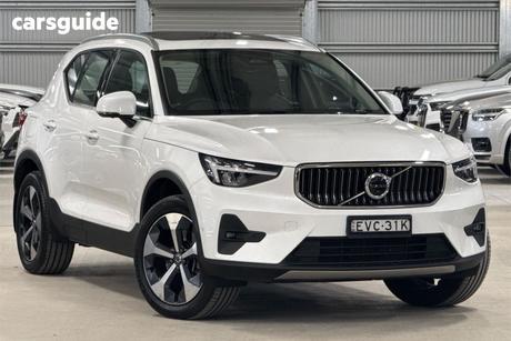 White 2022 Volvo XC40 Wagon Plus B4 Mhev