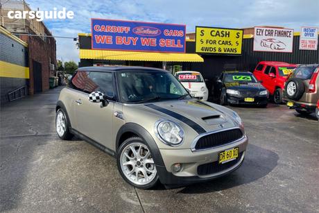 Silver 2009 Mini Cooper Hatchback S
