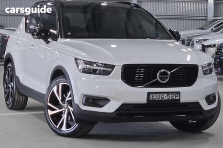 White 2022 Volvo XC40 Wagon Ultimate B5 Dark Mhev