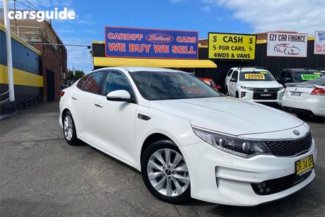 White 2017 Kia Optima Sedan Si