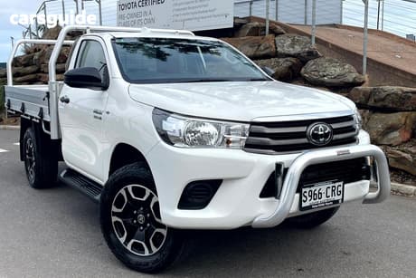 White 2022 Toyota Hilux Cab Chassis Sr (4X4)