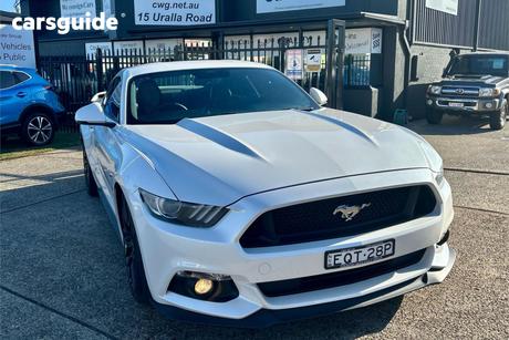 White 2017 Ford Mustang Coupe Fastback Gt 5.0 V8