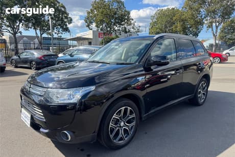 Black 2014 Mitsubishi Outlander Wagon Phev Hybrid