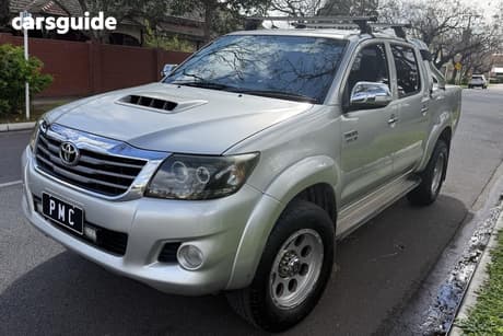 Beige 2013 Toyota Hilux Dual Cab Pick-up Sr5 (4X4)