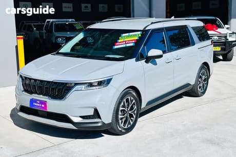Grey 2023 Kia Carnival Wagon Si