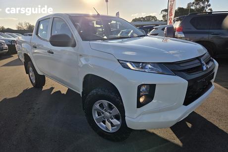 White 2022 Mitsubishi Triton Double Cab Pick Up Glx (4X4)