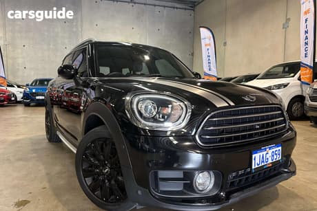 Black 2018 Mini Countryman Wagon Cooper