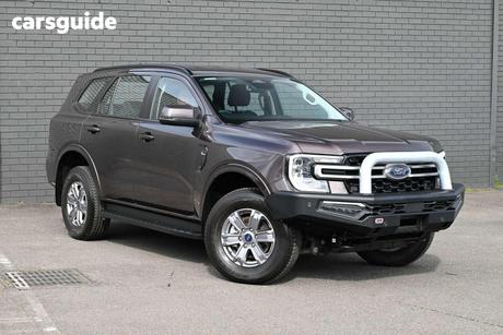Bronze 2023 Ford Everest Wagon Ambiente (4X2)