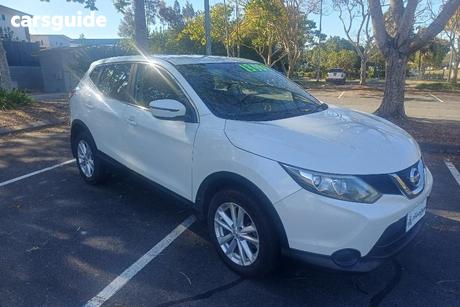 White 2015 Nissan Qashqai Wagon St (4X2)