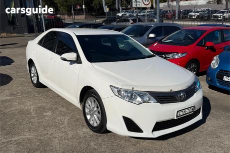 White 2013 Toyota Camry Sedan Altise