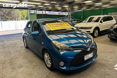 Blue 2015 Toyota Yaris Hatchback Zr