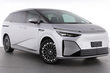Silver 2026 Xpeng X9 OtherCar PERFORMANCE 4WD