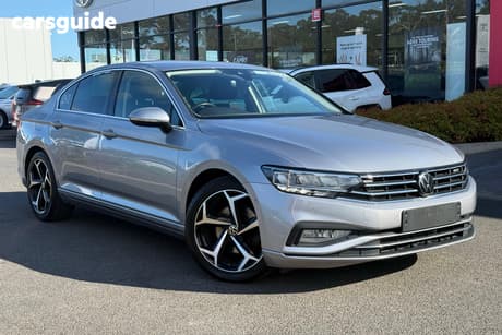 Silver 2022 Volkswagen Passat Sedan 140Tsi Business
