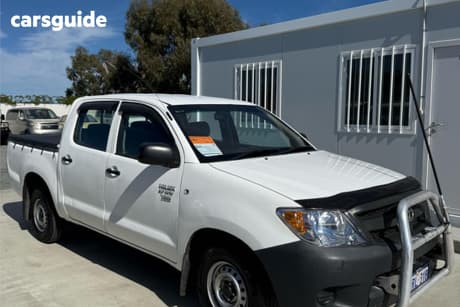 White 2006 Toyota Hilux Dual Cab Pick-up Workmate