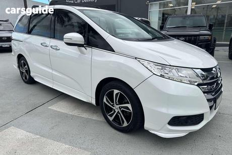 White 2015 Honda Odyssey Wagon Vti-L