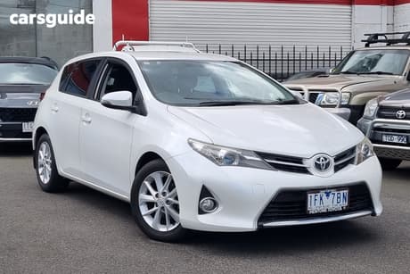 White 2014 Toyota Corolla Hatchback Ascent Sport