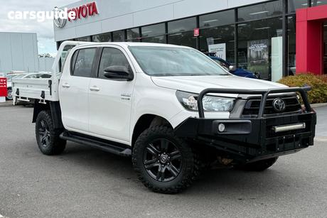White 2022 Toyota Hilux Double Cab Chassis Sr (4X4)