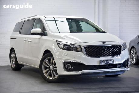 White 2016 Kia Carnival Wagon Platinum