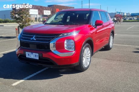 Red 2023 Mitsubishi Outlander Wagon Es 5 Seat (2Wd)