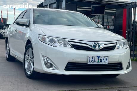 White 2013 Toyota Camry Sedan Hybrid Hl