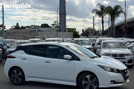 White 2019 Nissan Leaf Hatchback