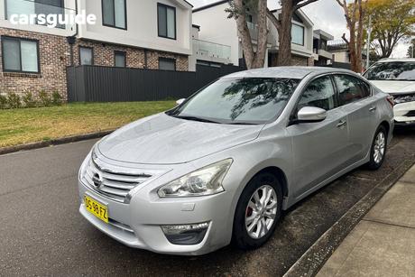 Silver 2015 Nissan Altima Sedan St
