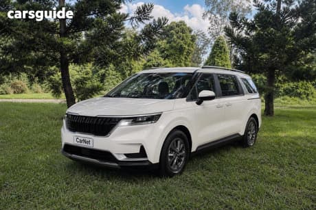White 2023 Kia Carnival Wagon S
