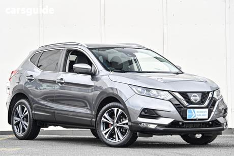 Grey 2017 Nissan Qashqai Wagon St-L