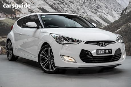 White 2017 Hyundai Veloster Coupe