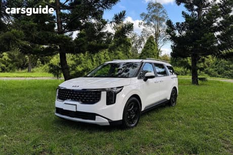 White 2024 Kia Carnival Wagon S