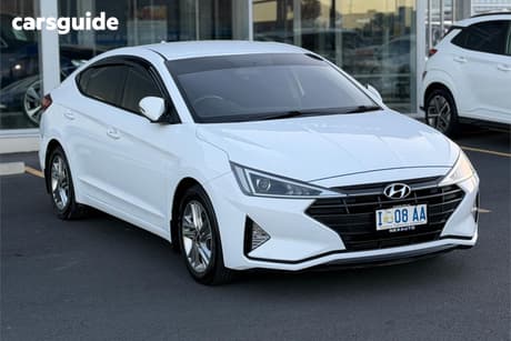 White 2018 Hyundai Elantra Sedan Active