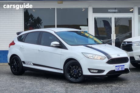 White 2015 Ford Focus Hatchback Trend