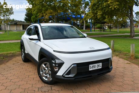 White 2025 Hyundai Kona Wagon