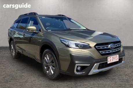 Green 2025 Subaru Outback Wagon Awd