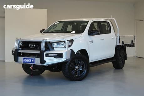 White 2023 Toyota Hilux Double Cab Chassis Sr (4X4)