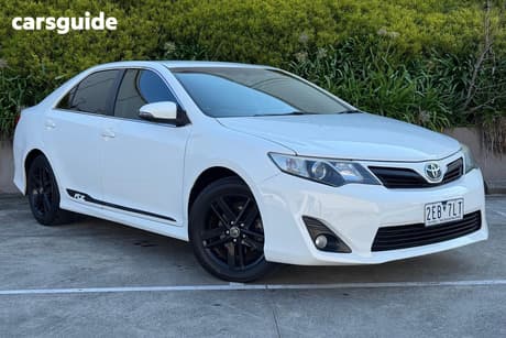 White 2014 Toyota Camry Sedan Rz S.E.