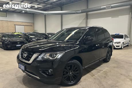 Black 2020 Nissan Pathfinder Wagon St-L (2Wd)