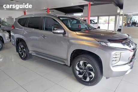 Silver 2024 Mitsubishi Pajero Sport Wagon Exceed (4Wd) 7 Seat