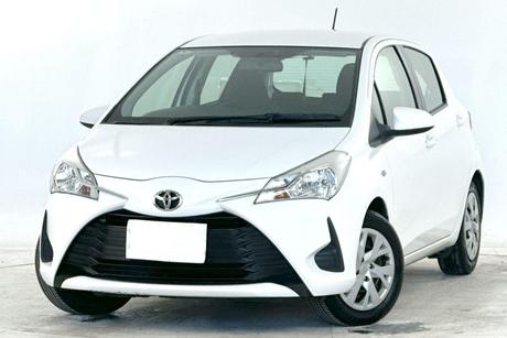 White 2018 Toyota Yaris Hatchback Ascent