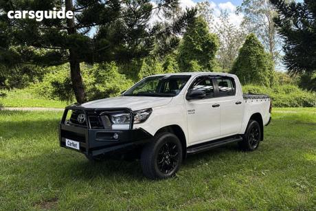 White 2021 Toyota Hilux Double Cab Chassis Sr (4X4)
