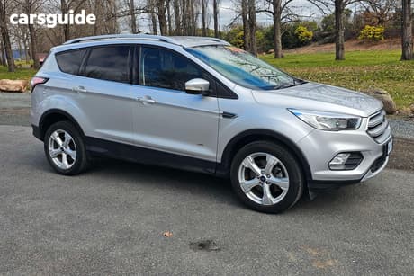Silver 2017 Ford Escape Wagon Trend (Awd)