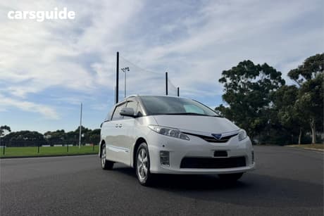 White 2010 Toyota Estima Commercial X