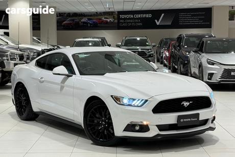 White 2017 Ford Mustang Coupe Fastback 2.3 Gtdi